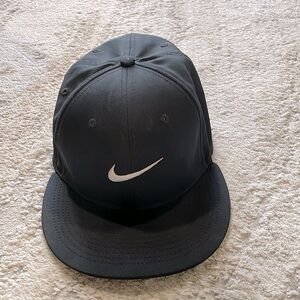 Black Nike hat